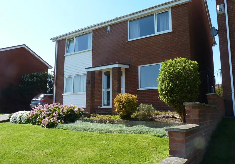 Lincoln Bishop // Large 5 Bed house // SEP 2026 - Image 2